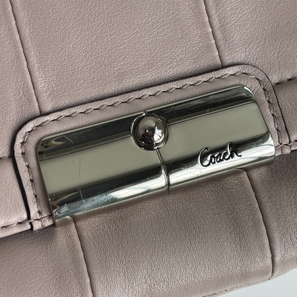 COACH Leather Handbag Wristlet Pale Pink With Cancer Awareness Hangtag - Picture 3 of 16